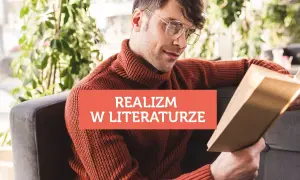 Mężczyzna w okularach czyta książkę o realizmie w literaturze.