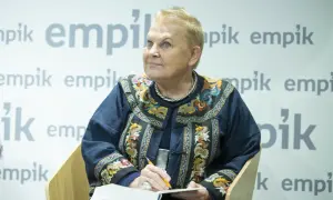 Elżbieta Dzikowska, pisarka, opowiada o swoich podróżach i dzieciach.