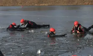 O czym jest książka na cienkim lodzie? Zaskakujące zwroty akcji!