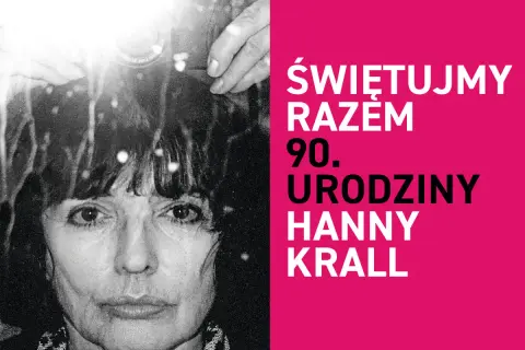 Portret Hanny Krall, która świętuje 90. urodziny. Obok niej widać aparat fotograficzny.
