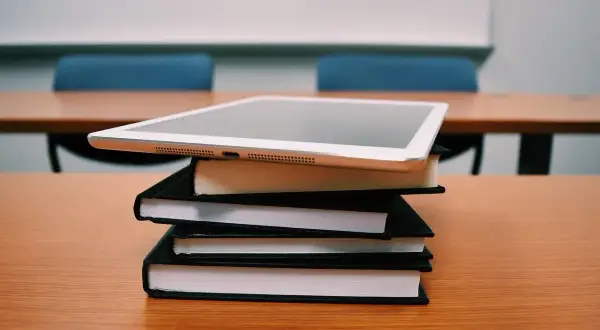 Czego uczy nas literatura? Kluczowe lekcje na całe życie