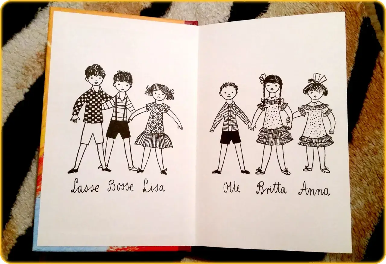 Ilustracja przedstawia dzieci z Bullerbyn: Lasse, Bosse, Lisa, Olle, Britta i Annę, trzymające się za ręce.
