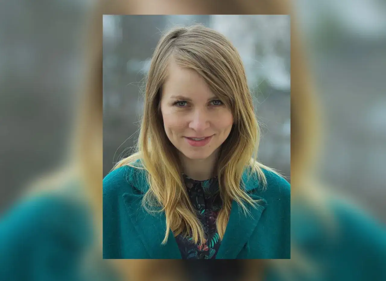 Portret Doroty Masłowskiej, która mimo młodego wieku, może pochwalić się bogatym wykształceniem.